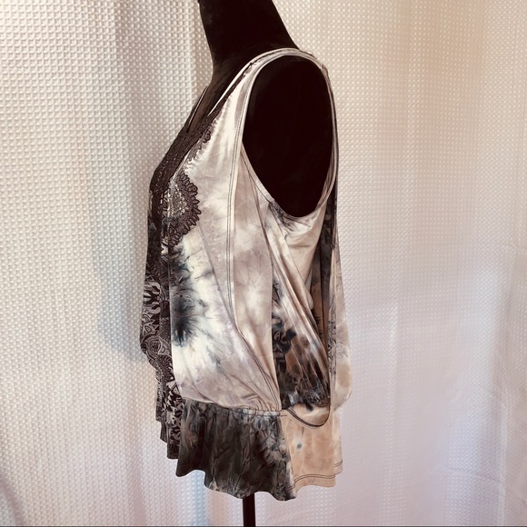 Live & Let Live Embroidered & Patterned Layer Top - Picture 4 of 7